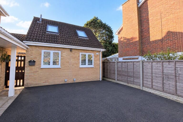 Northlands, Potters Bar, EN6 5DE