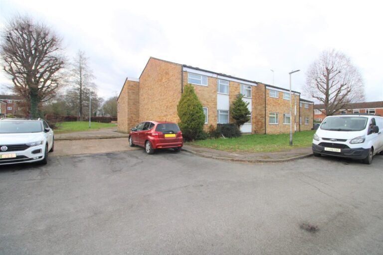 Millwards, Hatfield, AL10 8UZ