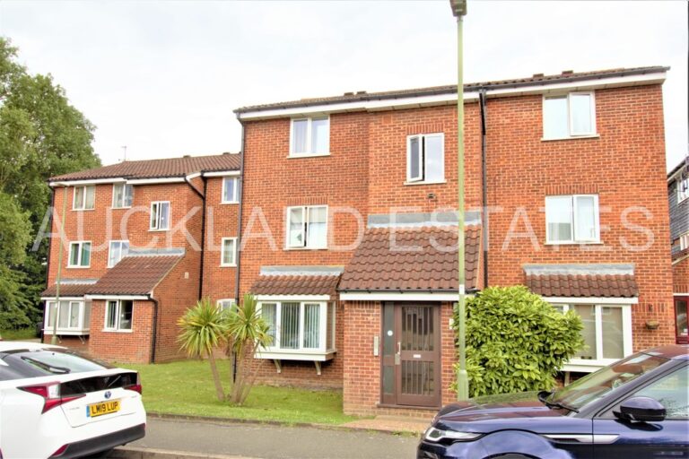 Silver Birch Close, London, N11 3NW