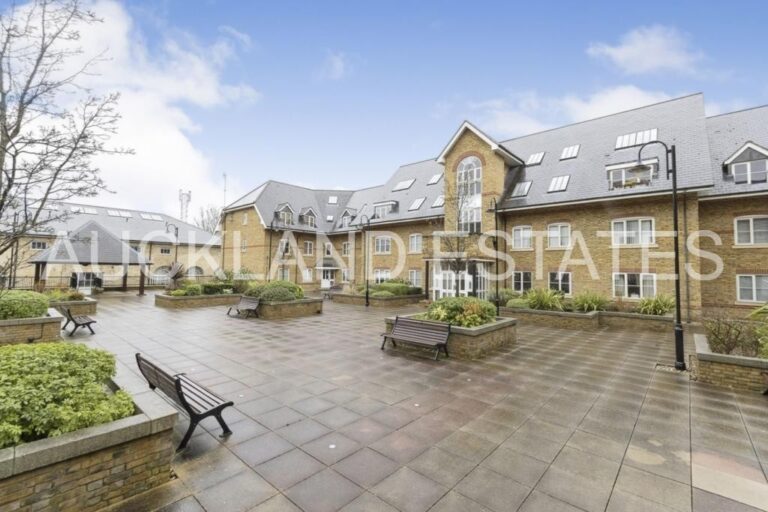 Stewart Place, Station Road, Ware SG12, SG12 9UN