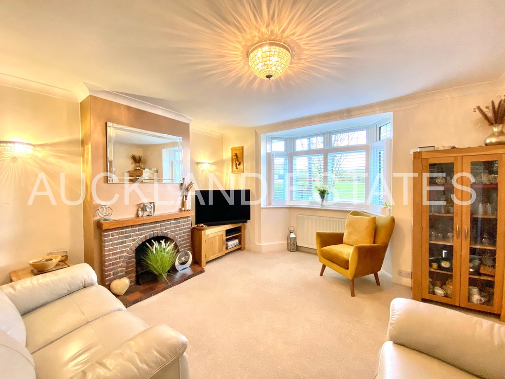 Windmore Avenue, Potters Bar, EN6 3BE Auckland Estates Limited