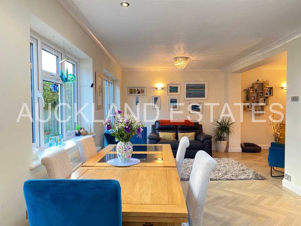 Windmore Avenue, Potters Bar, EN6 3BE Auckland Estates Limited