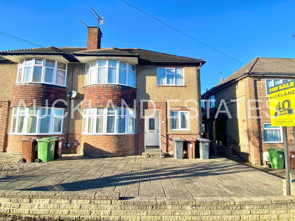 Aberdale Gardens, Potters Bar, EN6 2JN Auckland Estates Limited