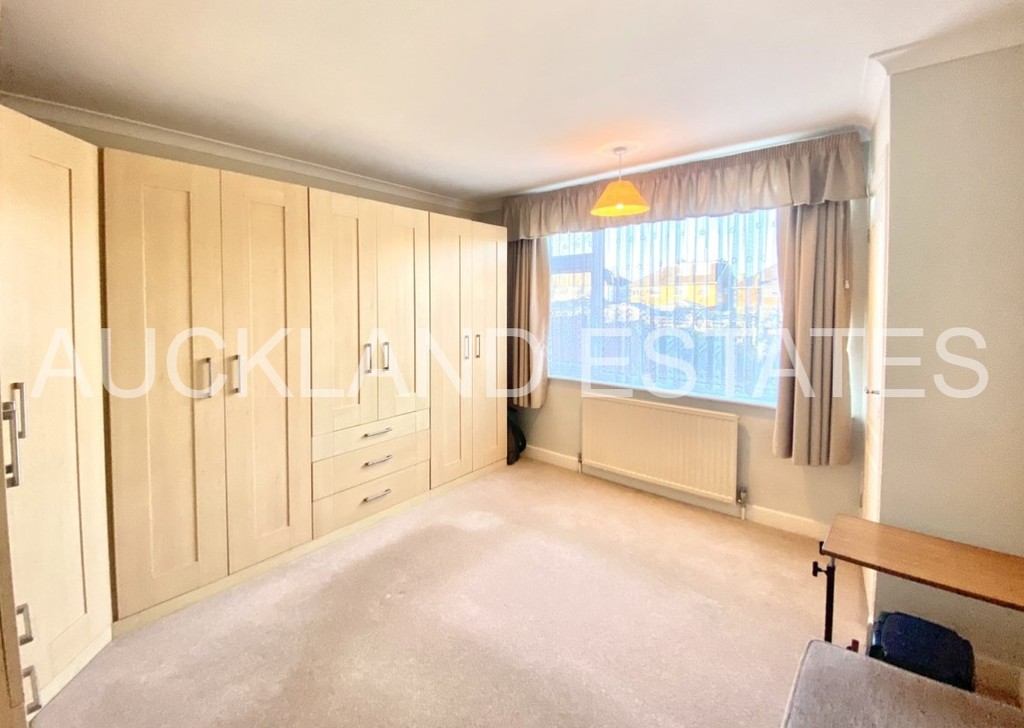 Aberdale Gardens, Potters Bar, EN6 2JN Auckland Estates Limited