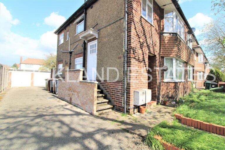 145, The Walk, Potters Bar, EN6 1QD