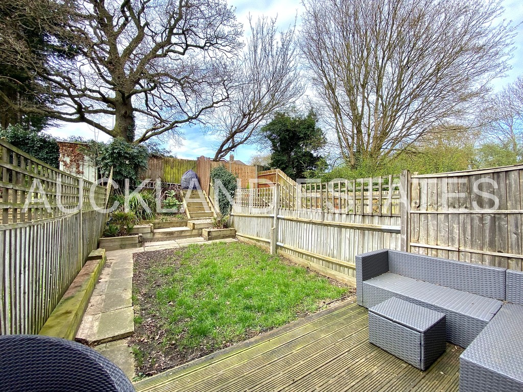 Oakfield Close, Potters Bar, EN6 2BE Auckland Estates Limited