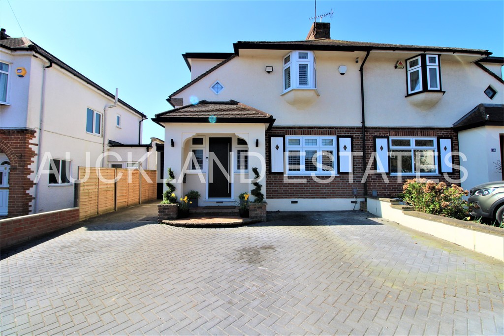 Allandale Crescent, Potters Bar, EN6 2JY Auckland Estates Limited