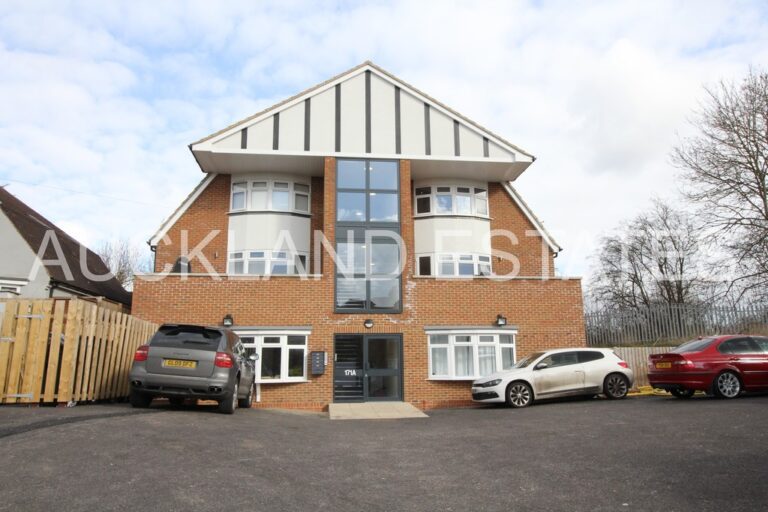 Mutton Lane, Potters Bar, EN6 2AN