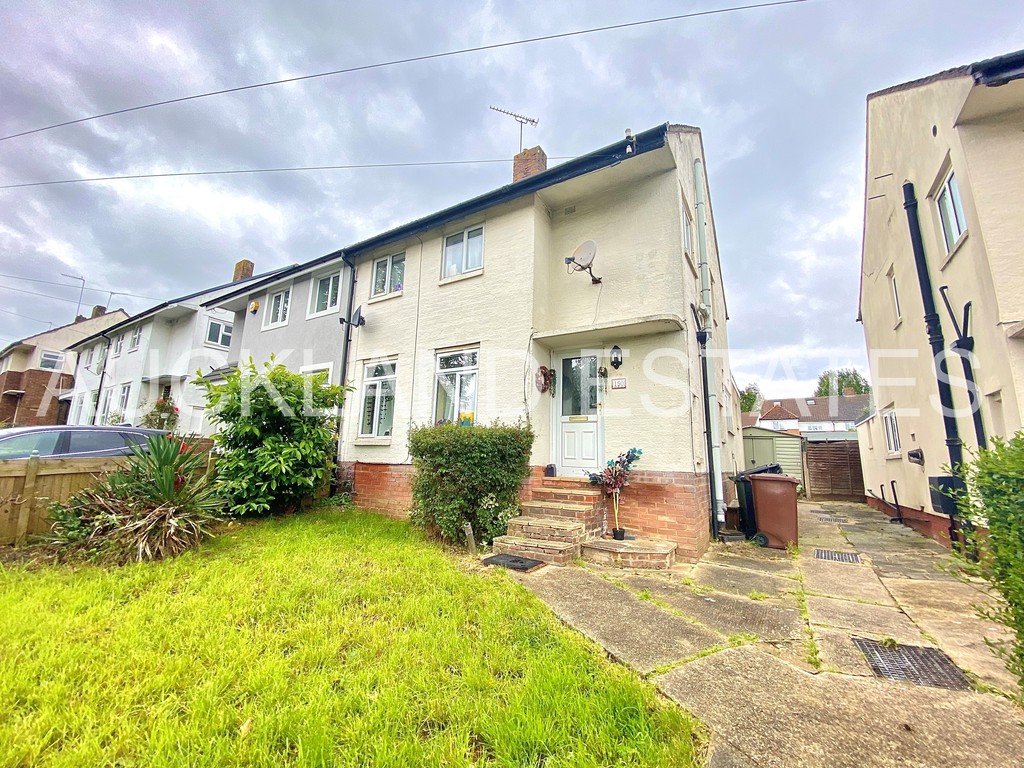 Dugdale Hill Lane, Potters Bar, EN6 2DE
