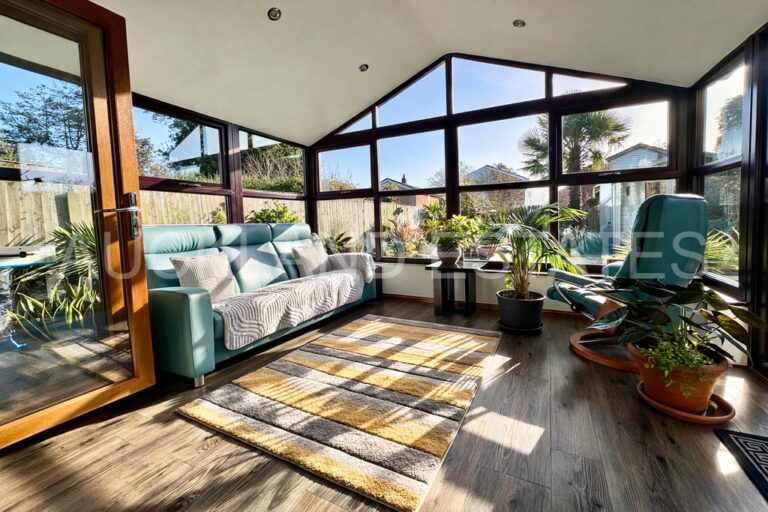 Bearwood Close, Potters Bar, EN6 5HJ