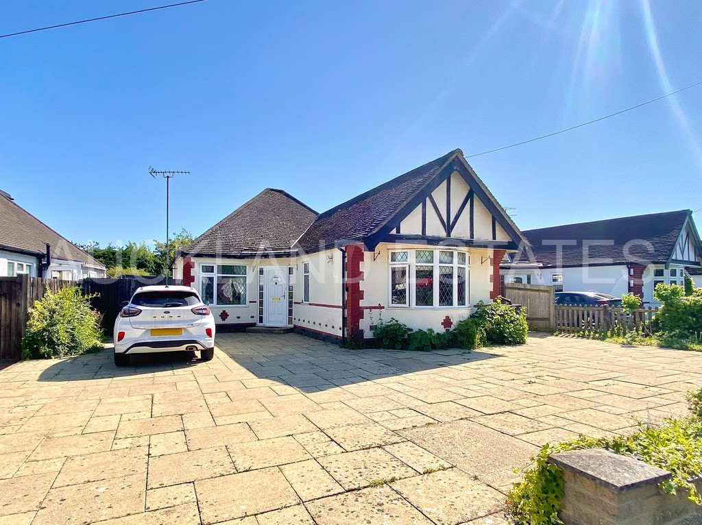 Elmroyd Avenue, Potters Bar, EN6 2EE