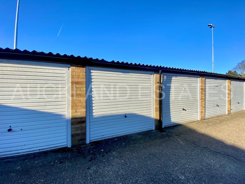 Highstreet, Potters Bar , EN6 5AU