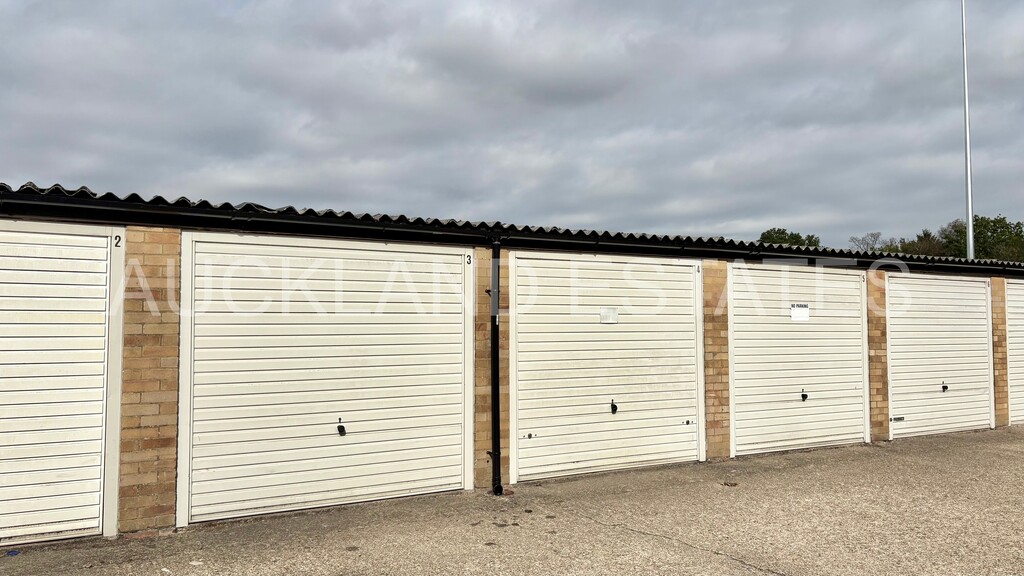 Highstreet, Potters Bar , EN6 5AU
