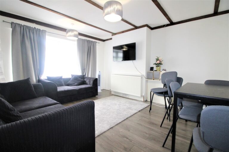 Mutton Lane, Potters Bar, EN6 2AW