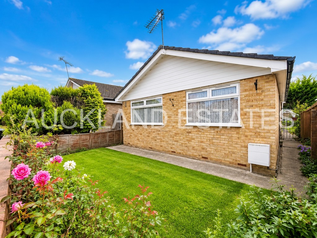 Knolles Crescent, Welham Green, AL9 7EA