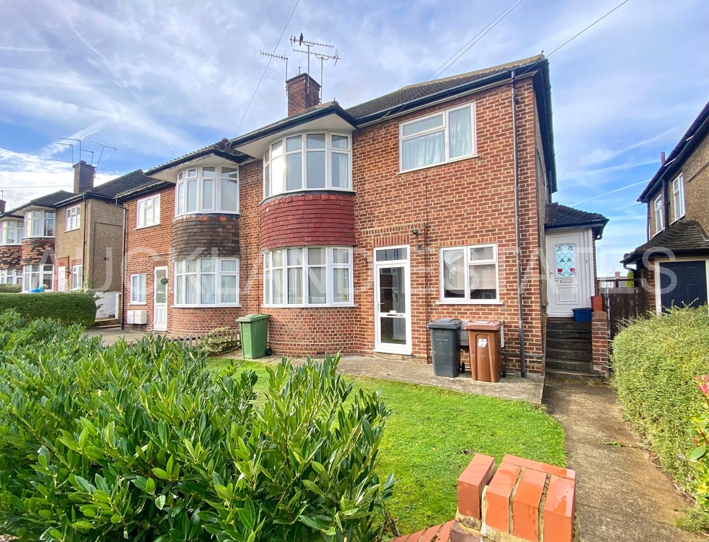 86, Aberdale Gardens, Potters Bar, EN6 2JF