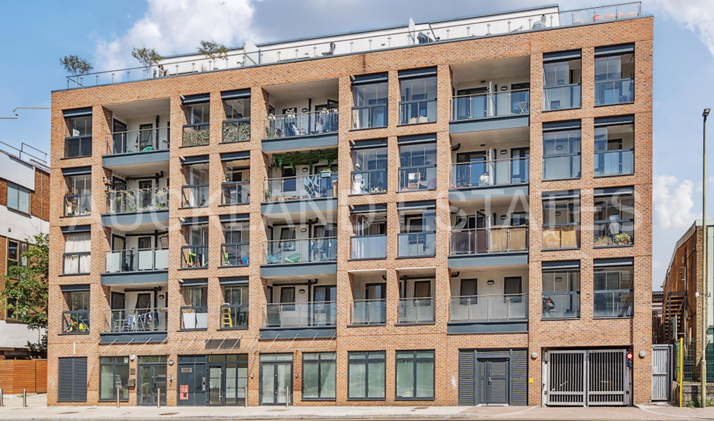 High Road, Whetstone, London, N20 0BF