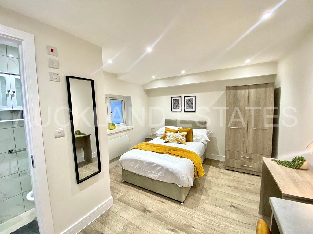 Oakmere Avenue, Potters Bar, EN6 5EF