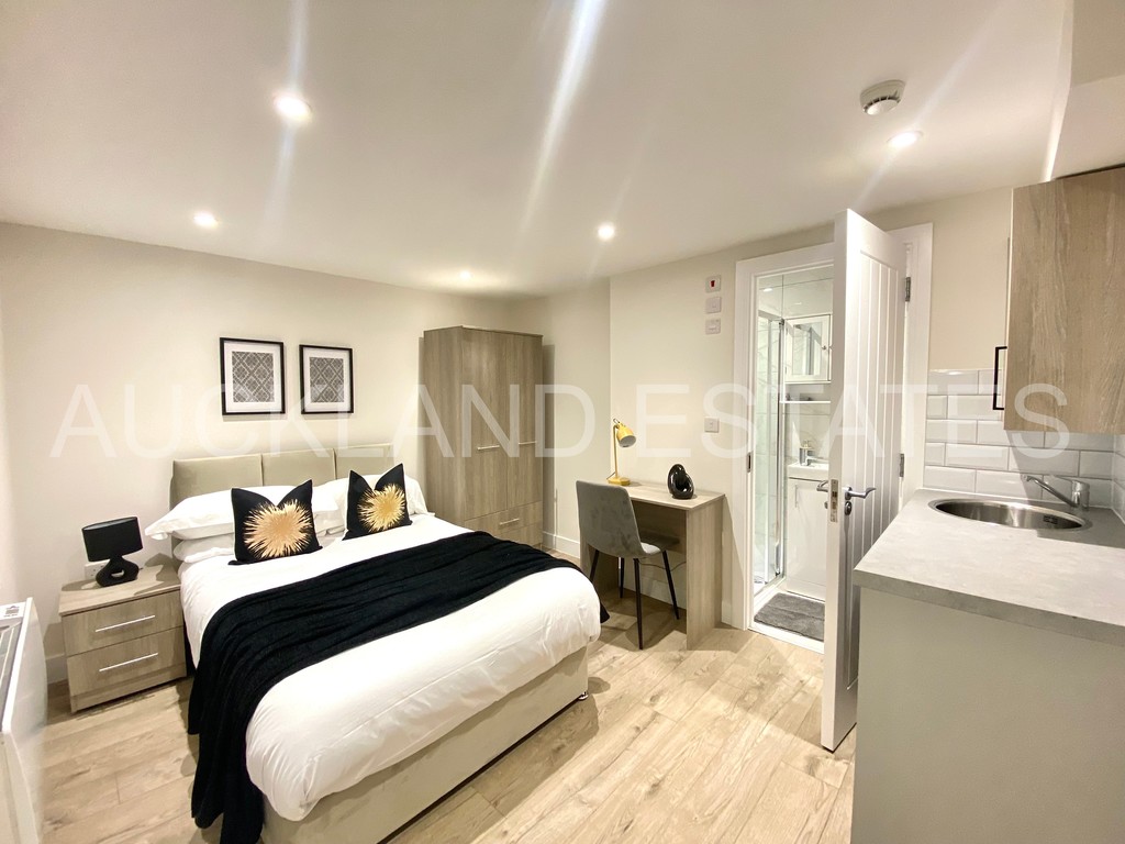 Oakmere Avenue, Potters Bar, EN6 5EF