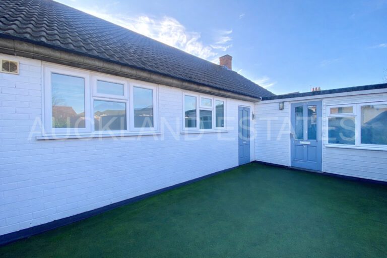 High Street, Potters Bar, EN6 5AB