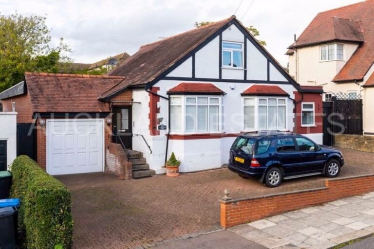 7, Oak Avenue, Enfield, EN2 8LB