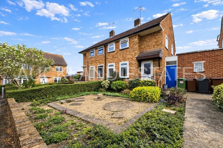 Kemble Close, Potters Bar, EN6 5EG