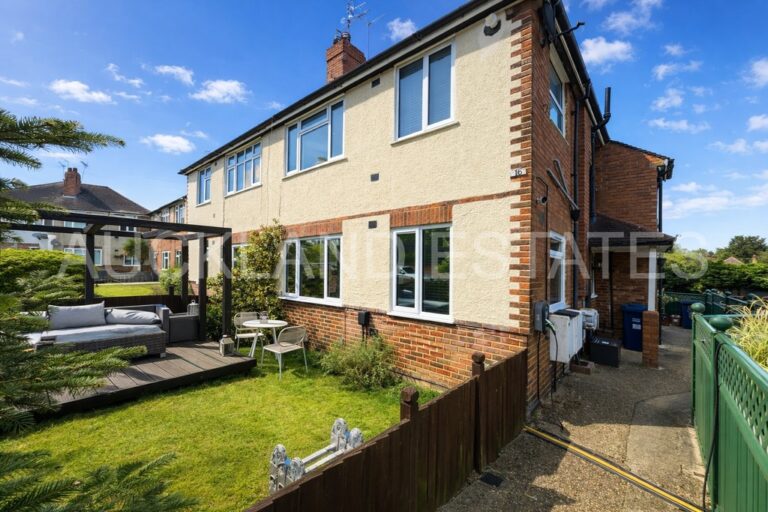 St. Wilfrids Close, Barnet, EN4 9SE