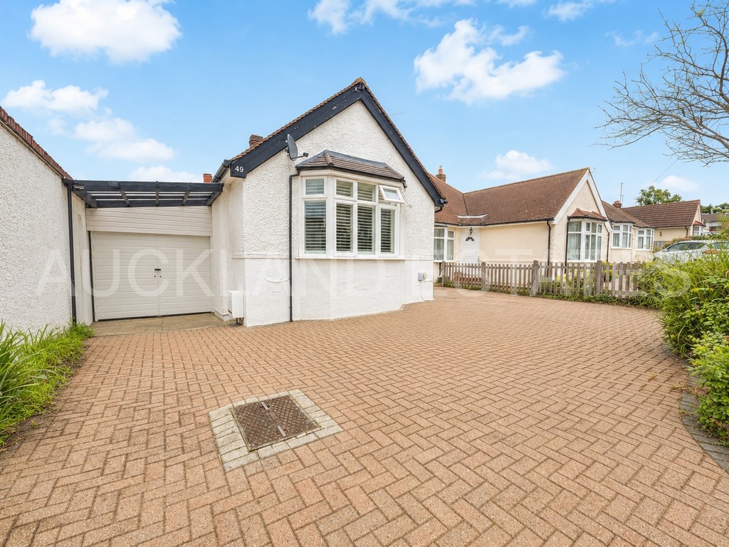 Strafford Gate, Potters Bar, EN6 1PW