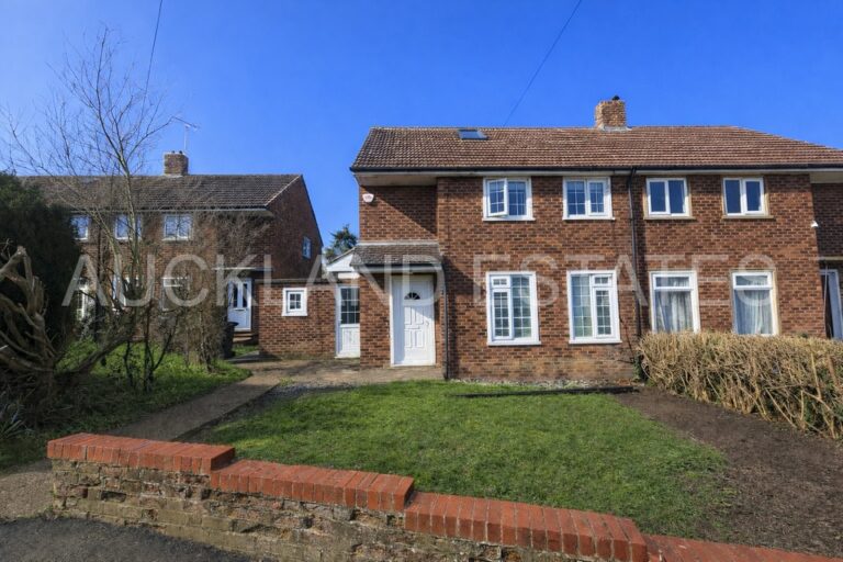 Brookside, South Mimms, EN6 3PU
