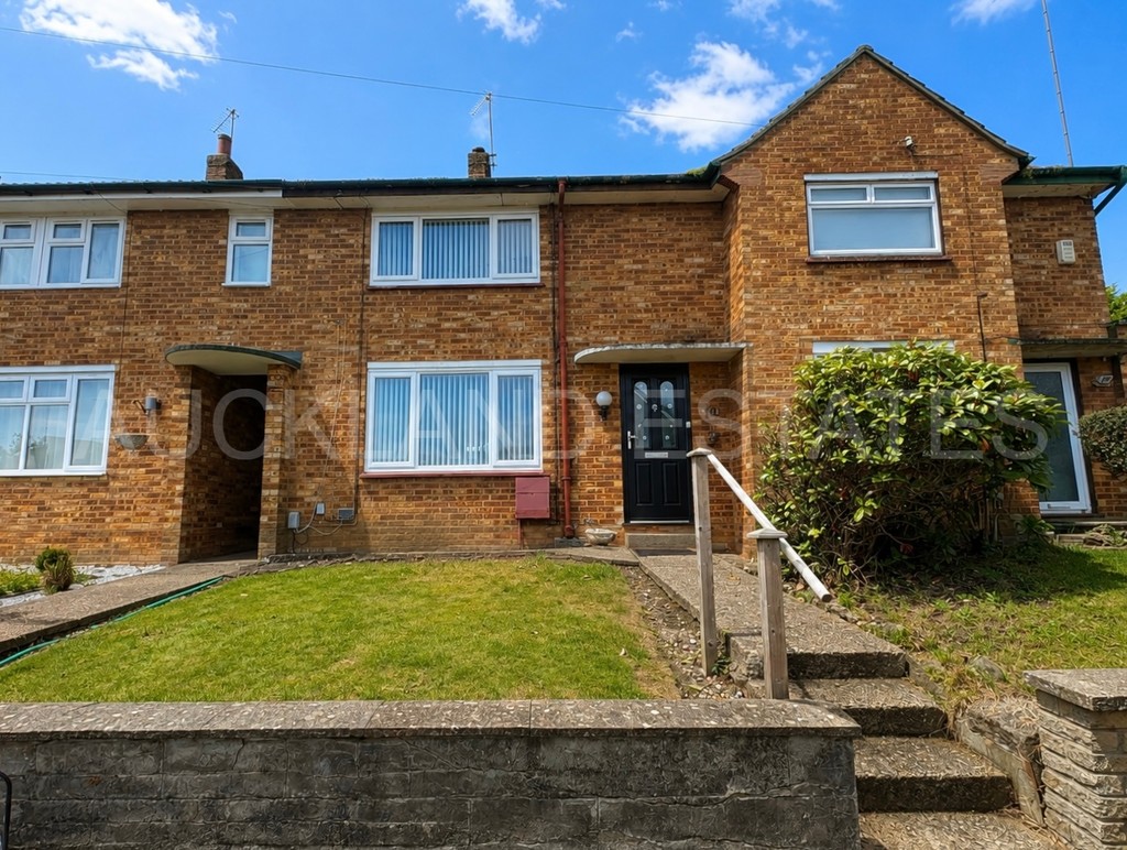 10, Lake View, Potters Bar, EN6 5PS