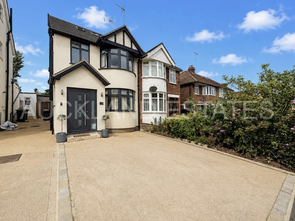 Borough Way, Potters Bar, EN6 3HB
