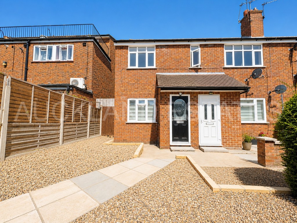 Hermitage Court, Potters Bar, EN6 5DX