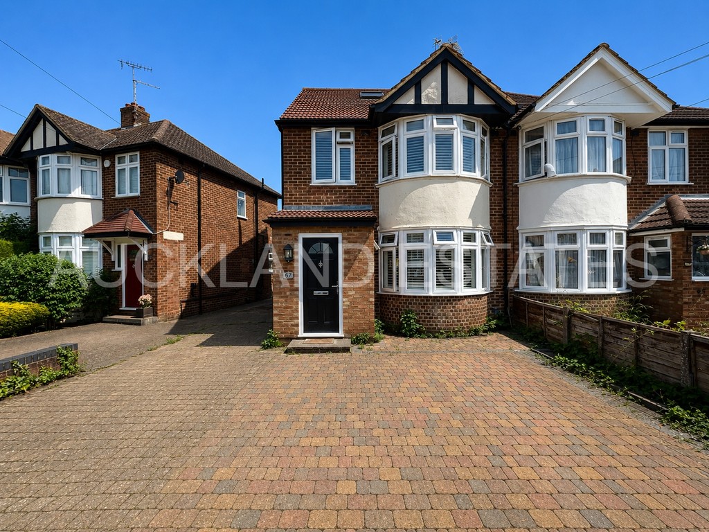 Borough Way, Potters Bar, EN6 3HD