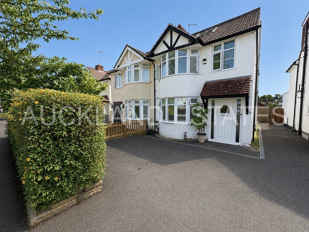 Auckland Road, Potters Bar, EN6 3HS