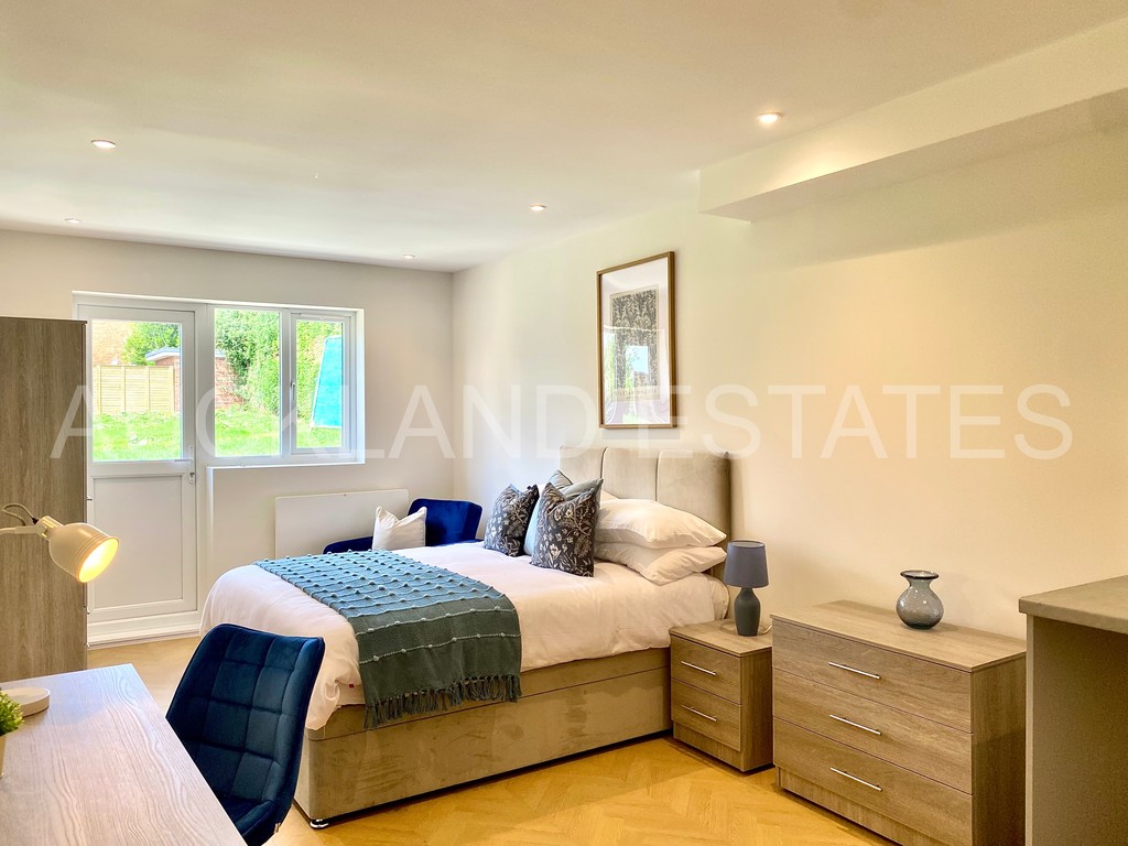 Tempest Avenue, Potters Bar, EN6 5JU