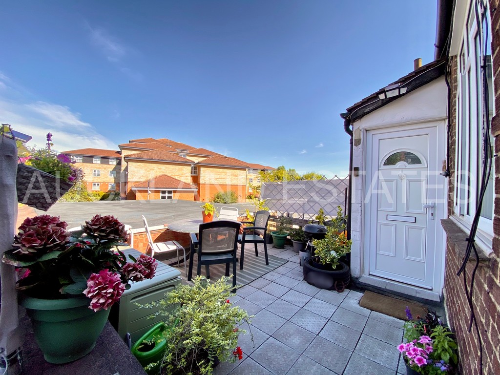 Darkes Lane, Potters Bar, EN6 1AE