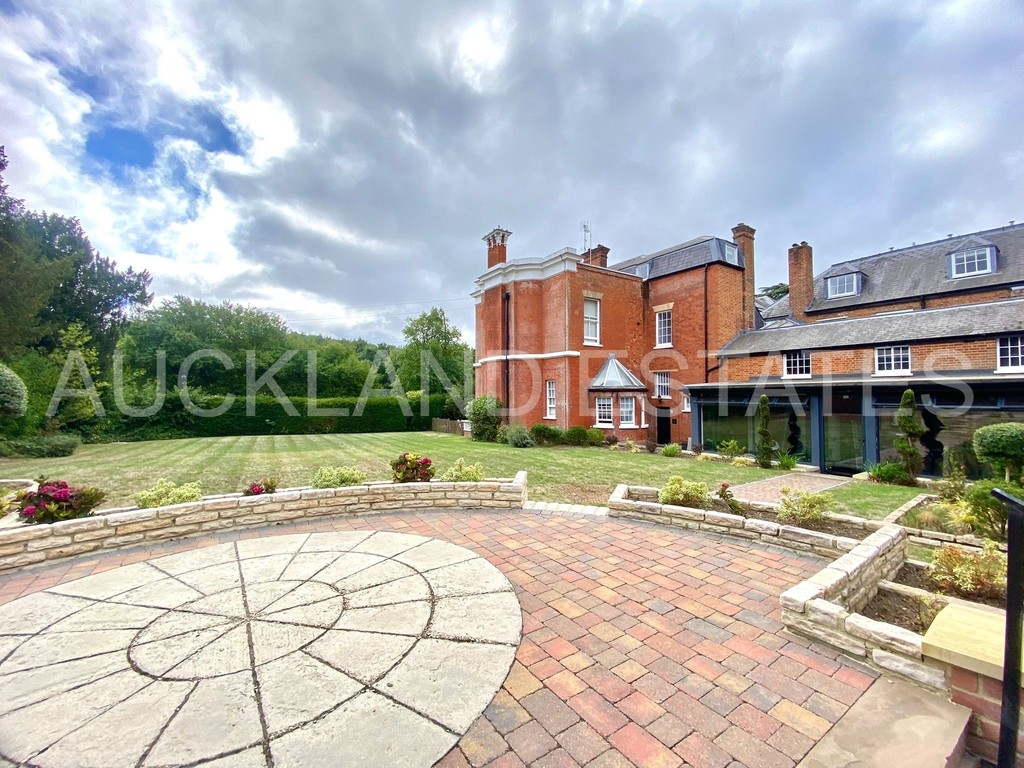 Blanche Lane, South Mimms, EN6 3PD