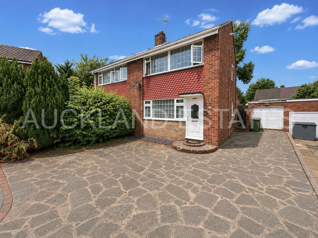 Robert Close, Potters Bar, EN6 2DH
