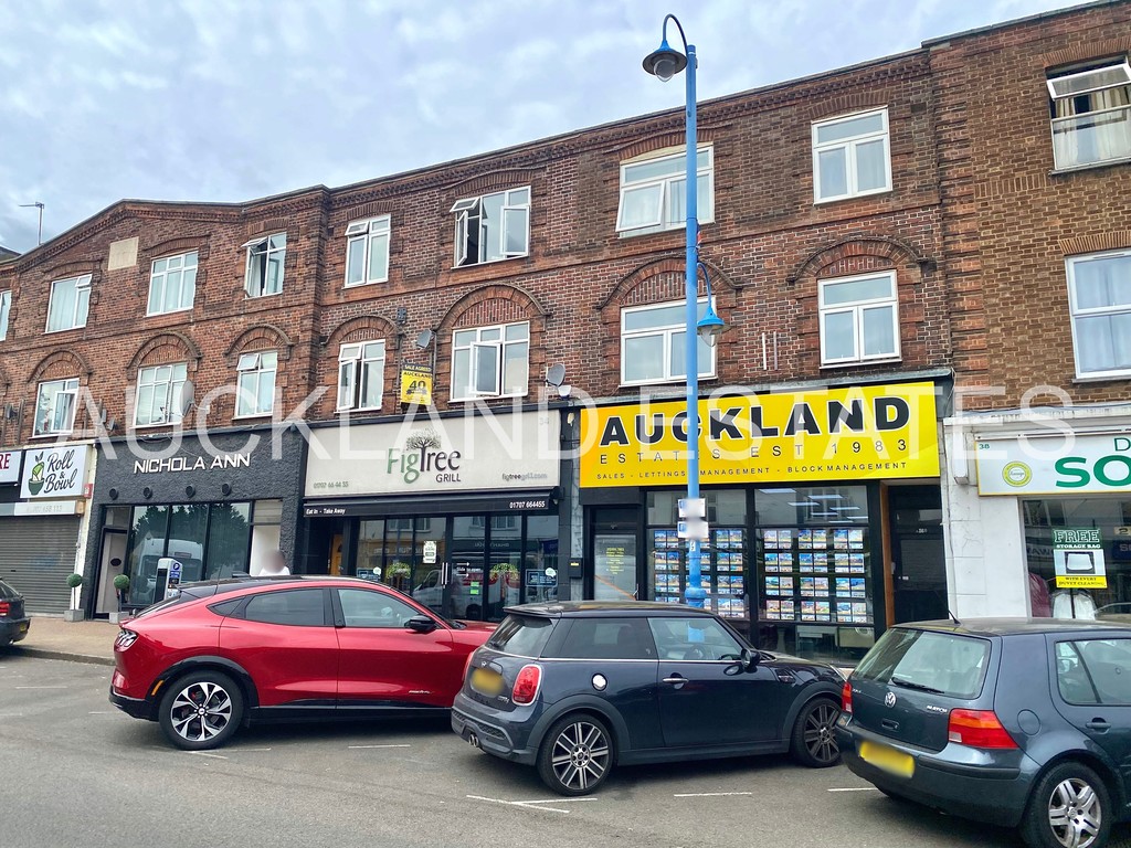Darkes Lane, Potters Bar EN6, EN6 2HW