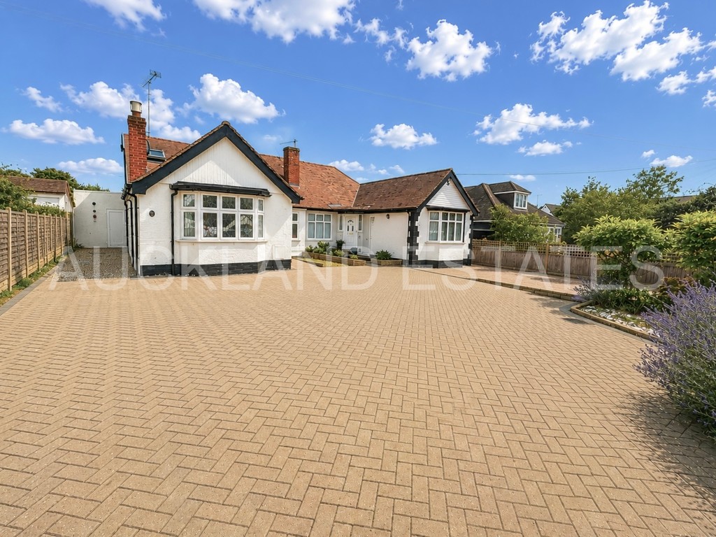 Byng Drive, Potters Bar, EN6 1UP
