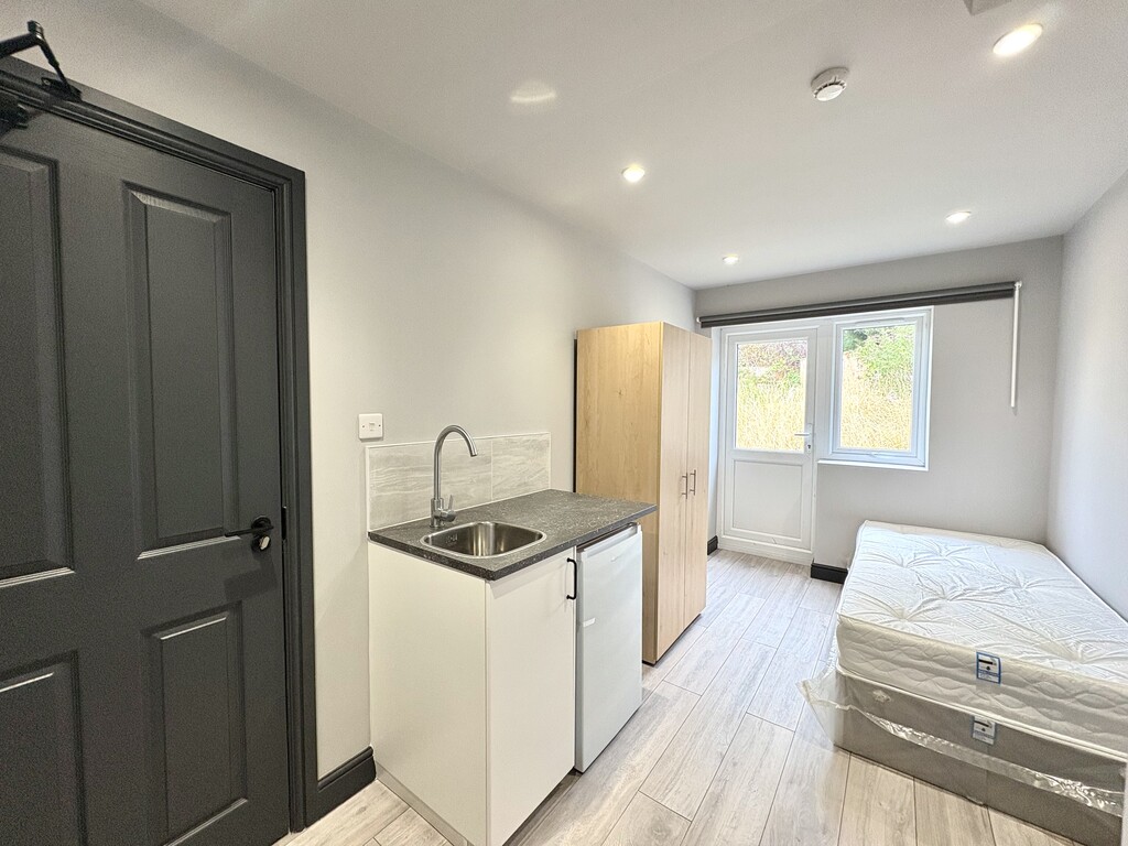 Forbes Avenue, Potters Bar, EN6 5NH