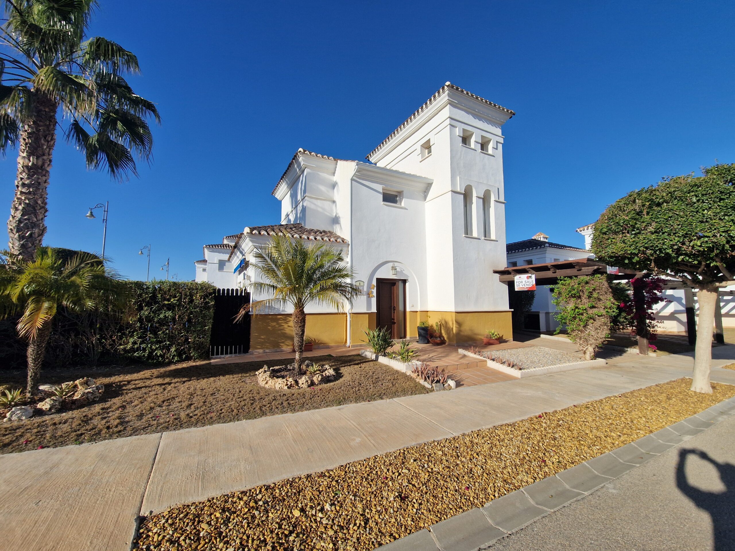 Beautifully upgraded 3 bed 3 bath Villa Enebro for sale – La Torre Golf Resort – Murcia