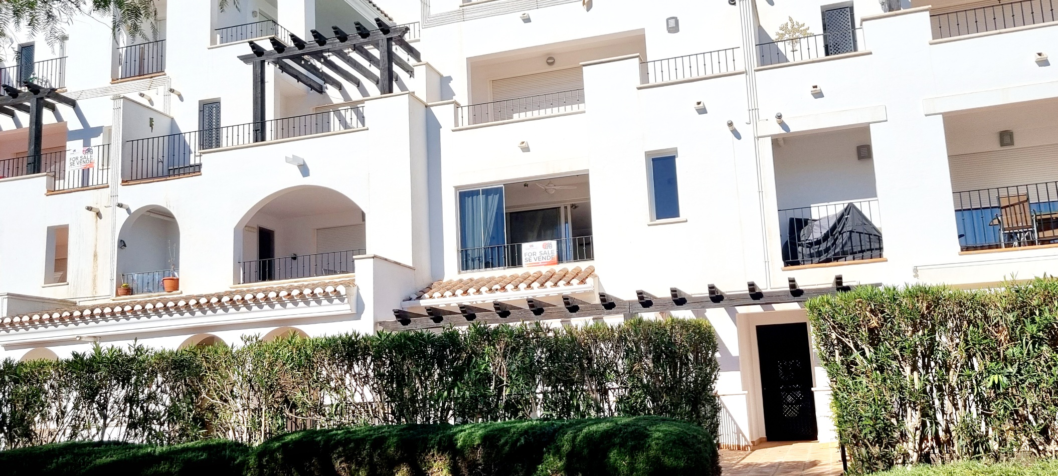 Beautiful 2 Bed 1 Bath South Facing La Torre Golf Resort Apartment For Sale – Murcia