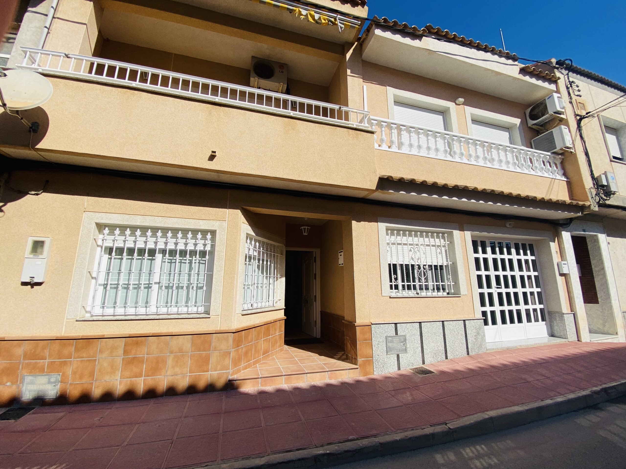 3 Bed, 2 Bath Renovated House For Sale – Roldan, Murcia