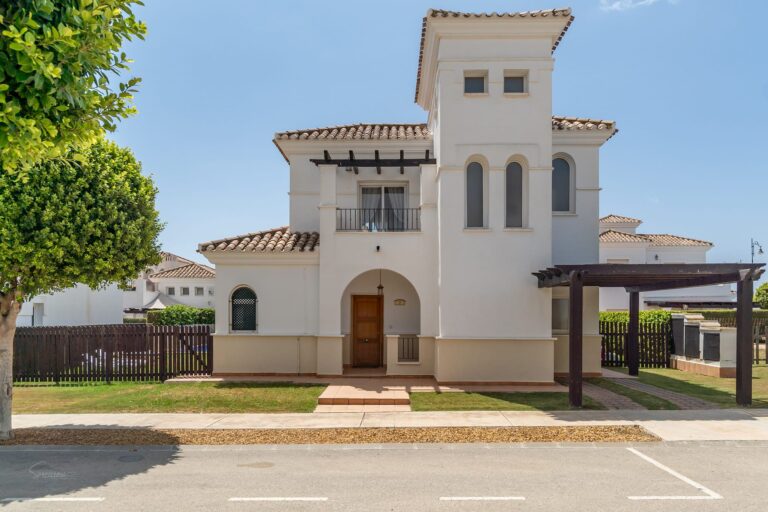 3 Bed, 3 Bath South Facing Enebro Villa For Sale – La Torre Golf Resort, Murcia