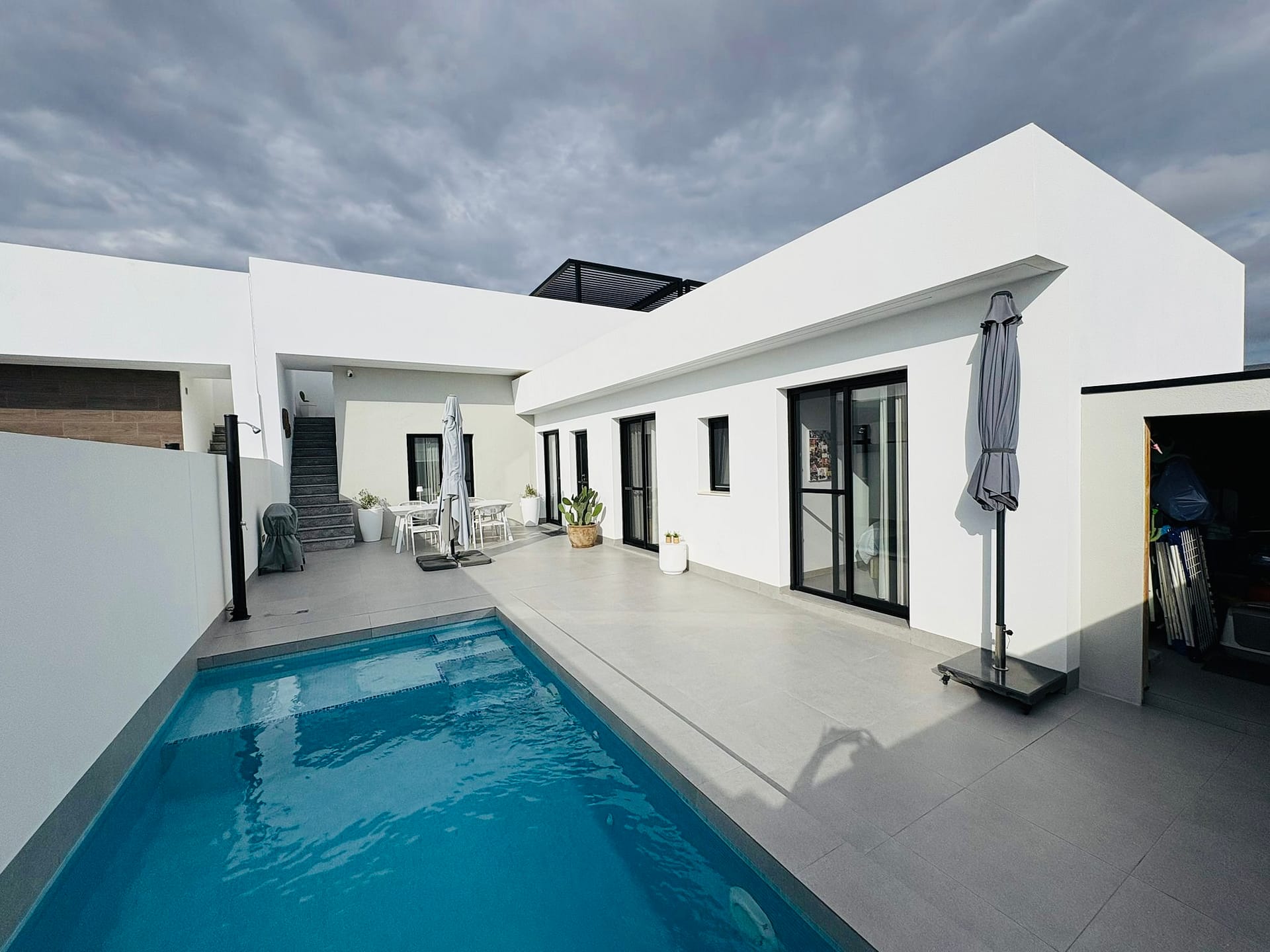 3 Bedroom, 2 Bathroom Detached Villa In Roldan