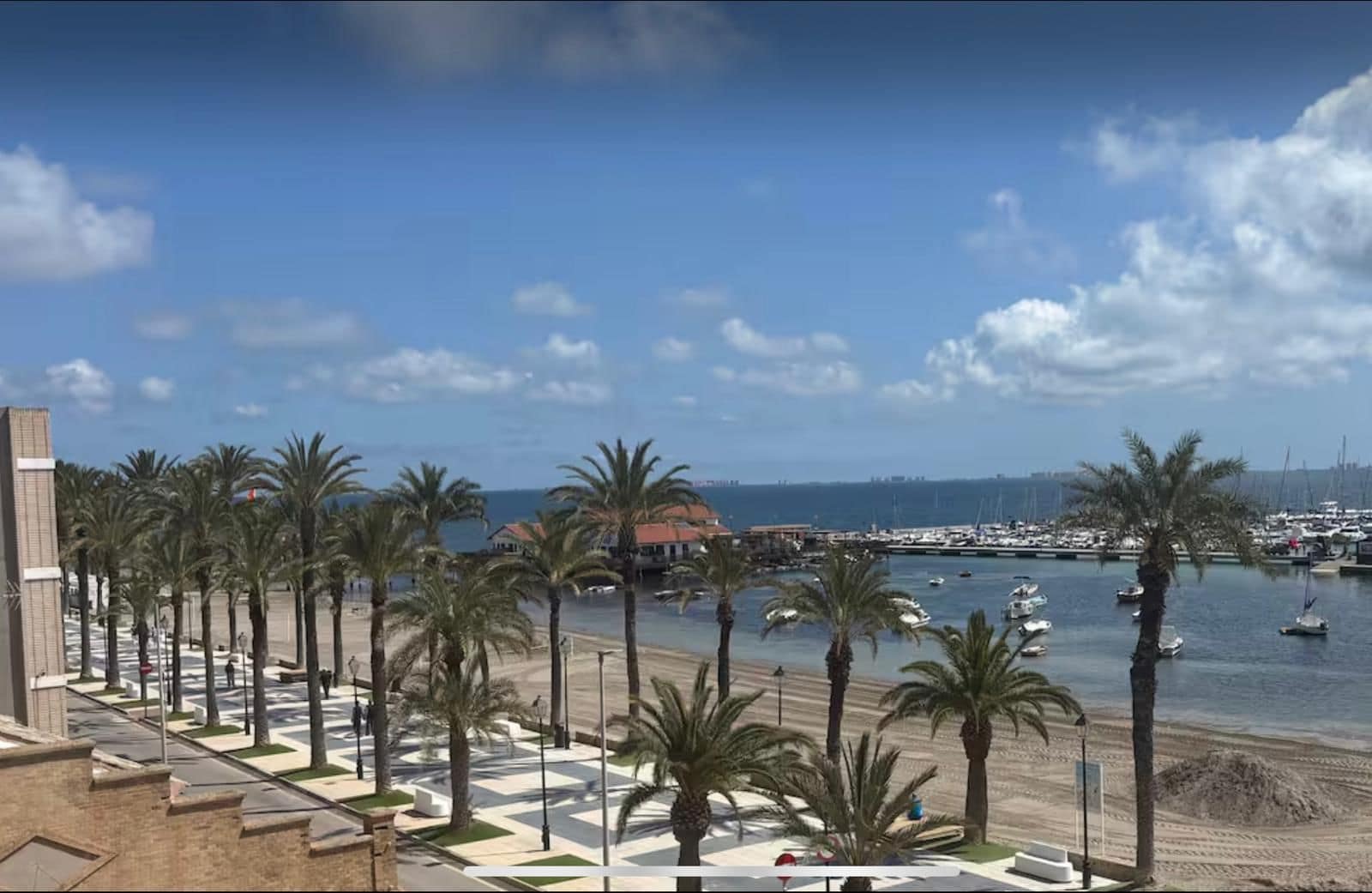 ? Beachfront 3-Bedroom Townhouse for Rent in Los AlcÃ¡zares â Steps from the Sea!?