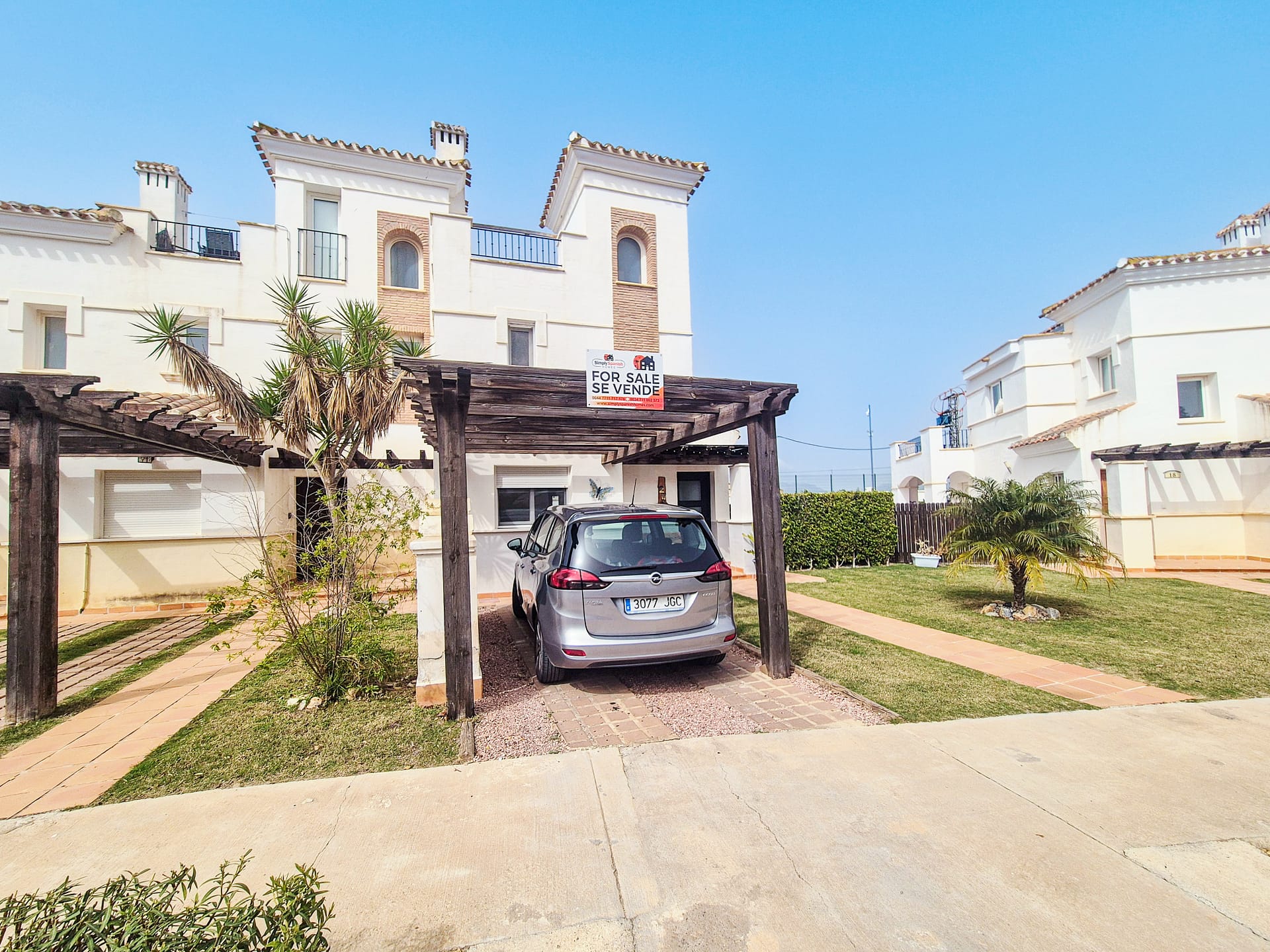 Luxury 3-Story Townhouse for Sale on La Torre Golf Resort, Murcia ?â³