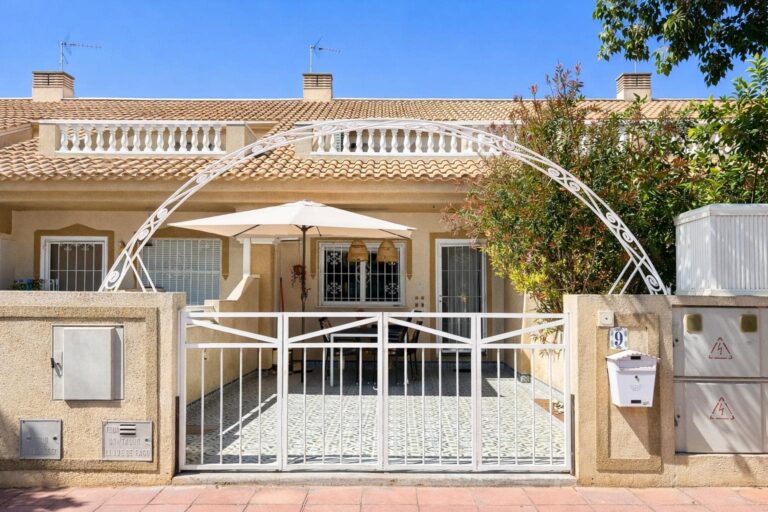 3 Bed, 2 Bath Townhouse for Mid-Term Rent – Los Alcazares, Murcia