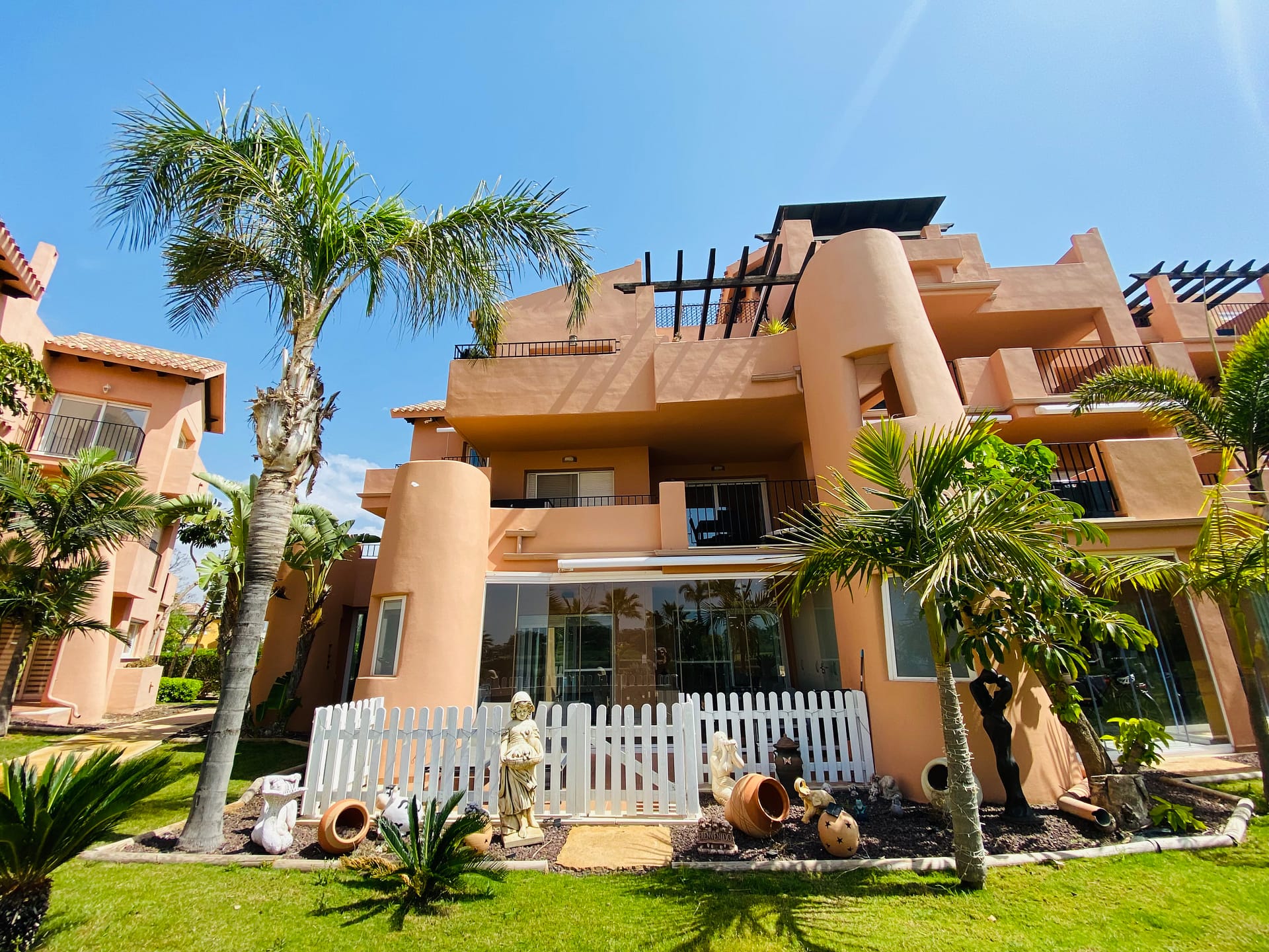 Stylish Renovated Ground Floor Apartment for Sale in Mar Menor Golf Resort â South Facing, Pool & Golf Views